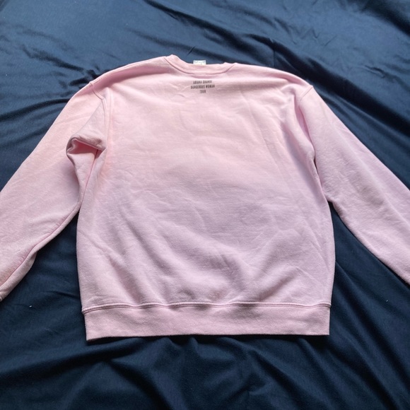 Ariana Grande Dangerous Woman Tour Crewneck - Picture 2 of 3